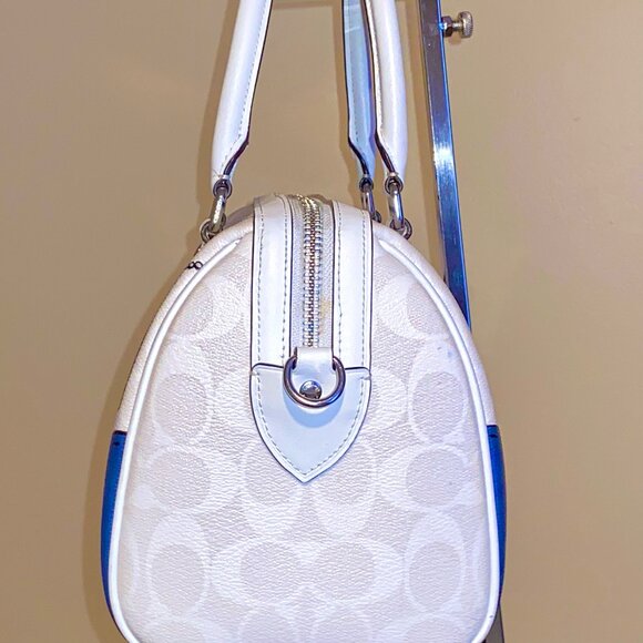 ‼️SOLD‼️Coach Bennet - Picture 4 of 5